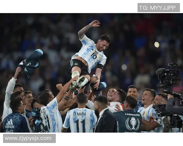 波特诺山丘与卢捷诺体育会的激烈对决揭示南美足球的魅力与竞争精神 波特诺山丘与卢捷诺体育会的激烈对决揭示南美足球的魅力与竞争精神